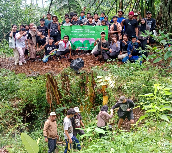 Walhi Dan IPM Kolaborasi Bersama LPHD Gelar Giat Penghijauan